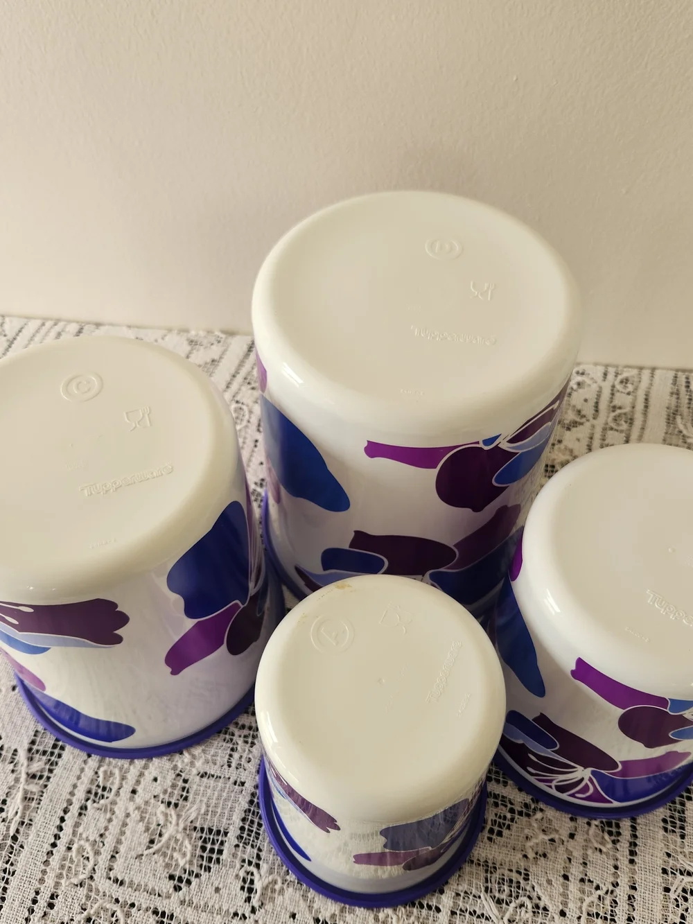 Tupperware imperfections as